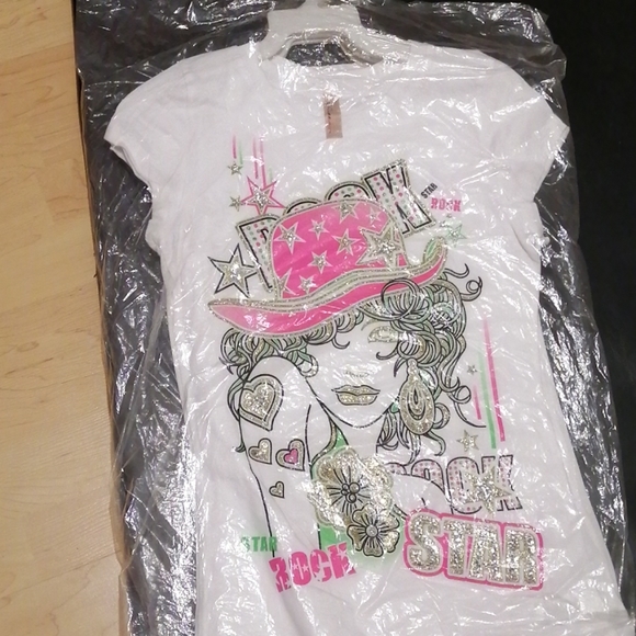 New t. Shirts with sparkling glitters - Picture 5 of 5